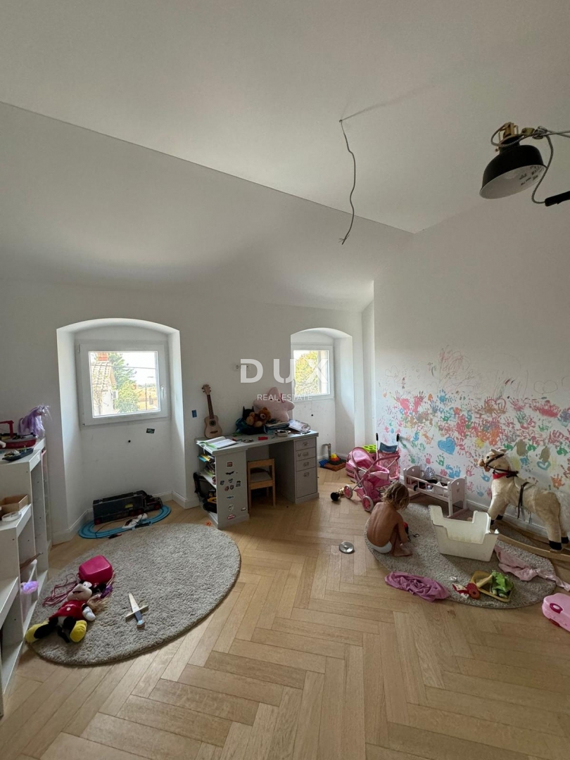 RIJEKA, KOSTRENA - moderna hiša s panoramskim razgledom, garažo in poslovnim prostorom, 500 m od morja