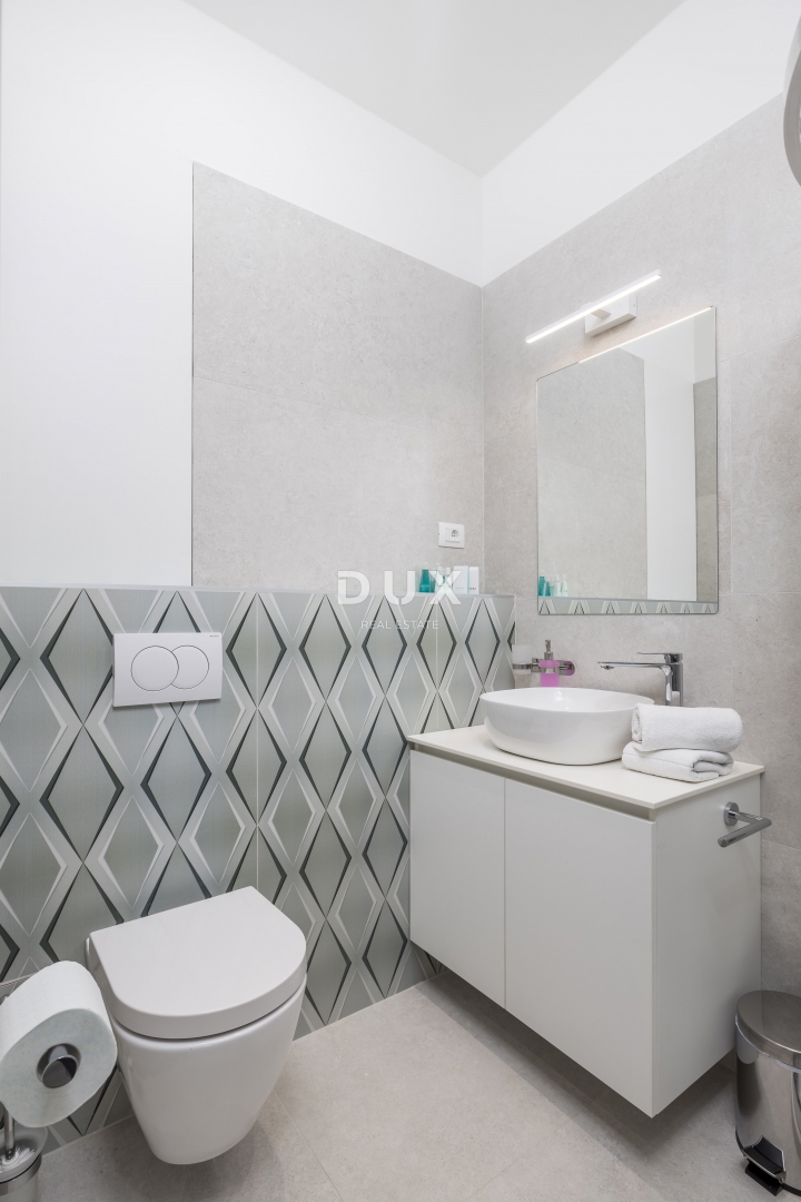 RIJEKA, CENTER - Vrhunsko opremljena nepremičnina s tremi ločenimi enotami in pogledom na celoten Kvarner