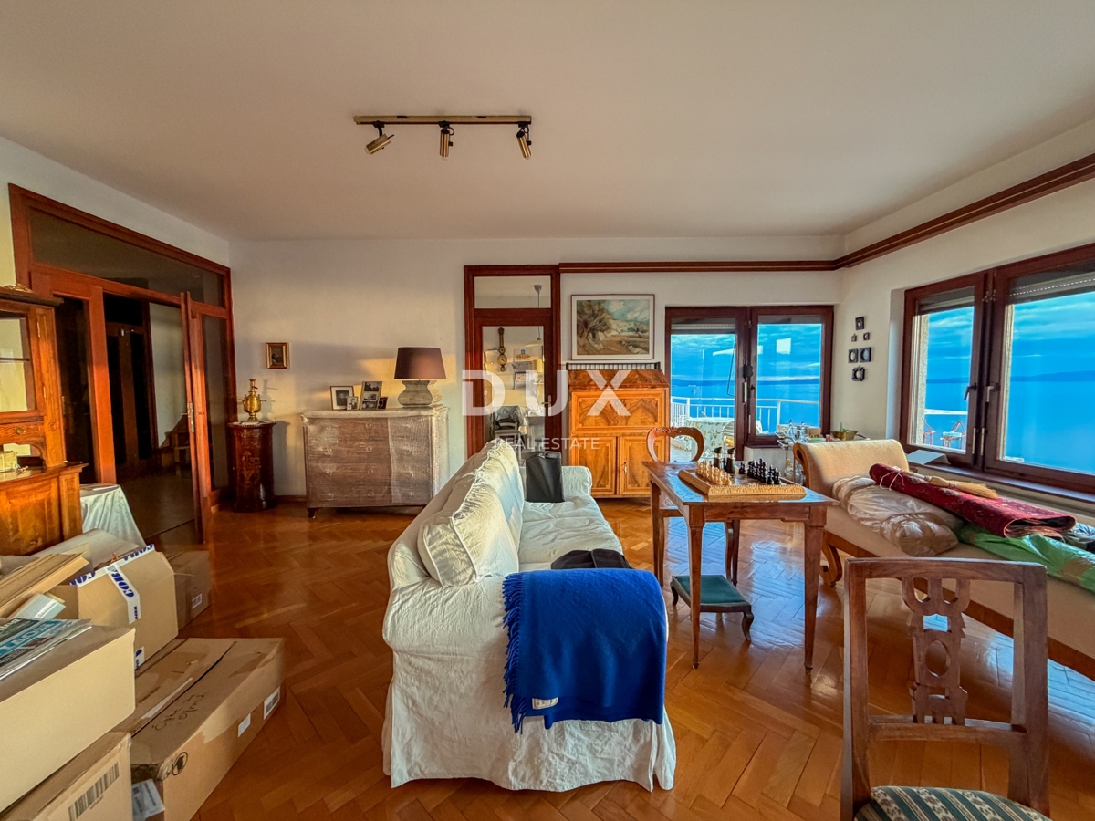 RIJEKA, TRSAT - nadstropje zasebne hiše s čudovitim pogledom na morje, odlična lokacija nad središčem Reke