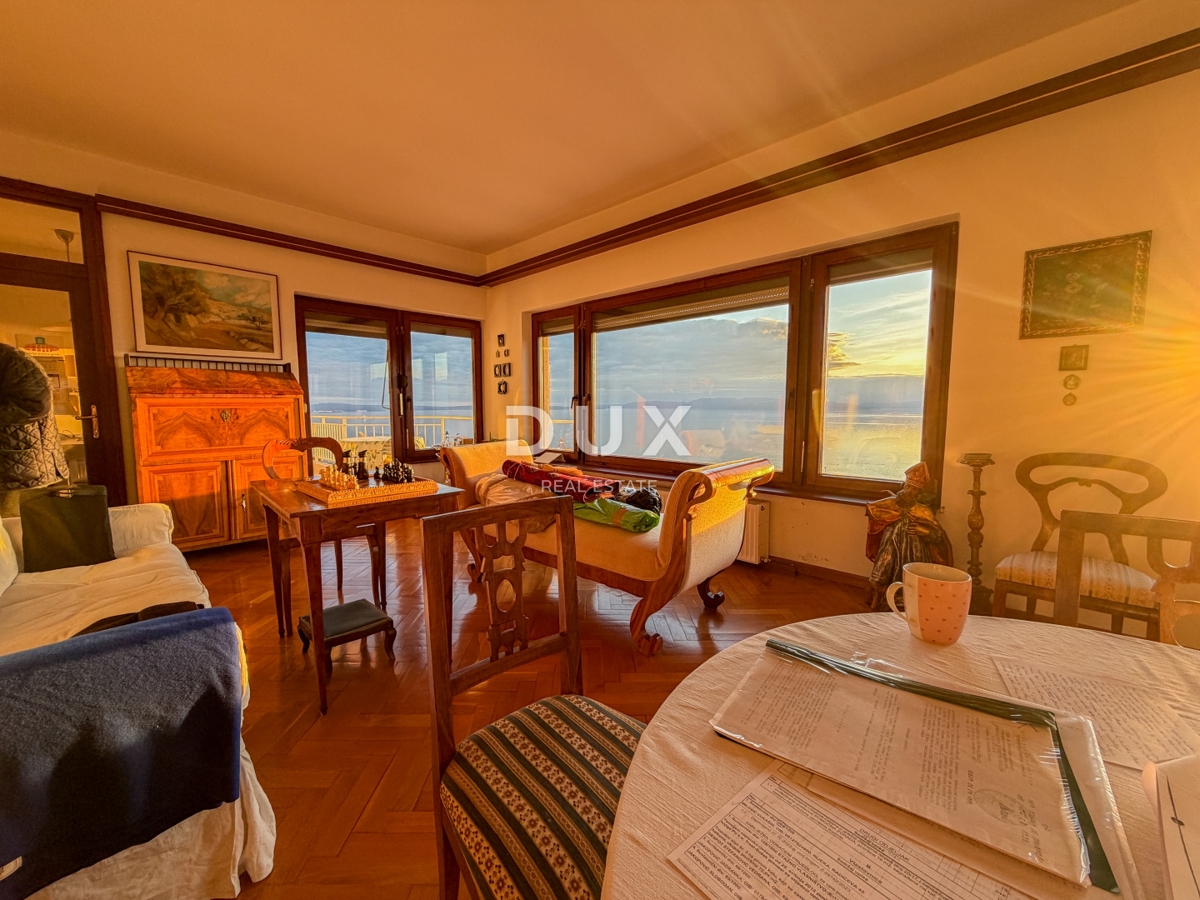 RIJEKA, TRSAT - nadstropje zasebne hiše s čudovitim pogledom na morje, odlična lokacija nad središčem Reke