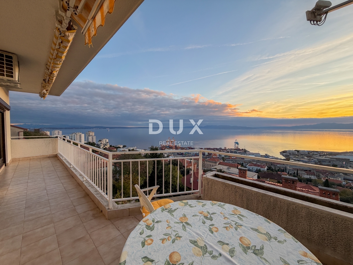 RIJEKA, TRSAT - nadstropje zasebne hiše s čudovitim pogledom na morje, odlična lokacija nad središčem Reke
