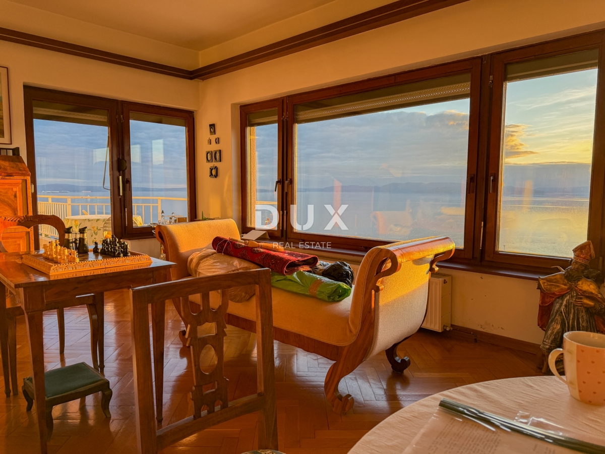 RIJEKA, TRSAT - nadstropje zasebne hiše s čudovitim pogledom na morje, odlična lokacija nad središčem Reke