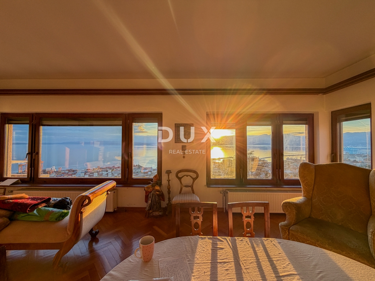 RIJEKA, TRSAT - nadstropje zasebne hiše s čudovitim pogledom na morje, odlična lokacija nad središčem Reke