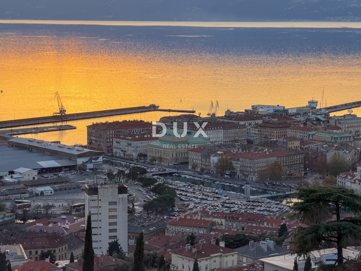 RIJEKA, TRSAT - nadstropje zasebne hiše s čudovitim pogledom na morje, odlična lokacija nad središčem Reke