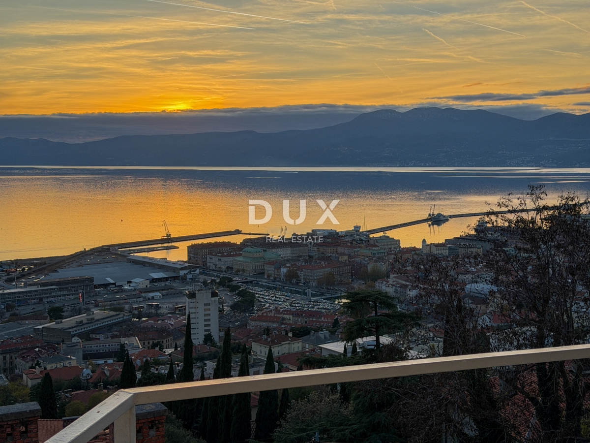 RIJEKA, TRSAT - nadstropje zasebne hiše s čudovitim pogledom na morje, odlična lokacija nad središčem Reke