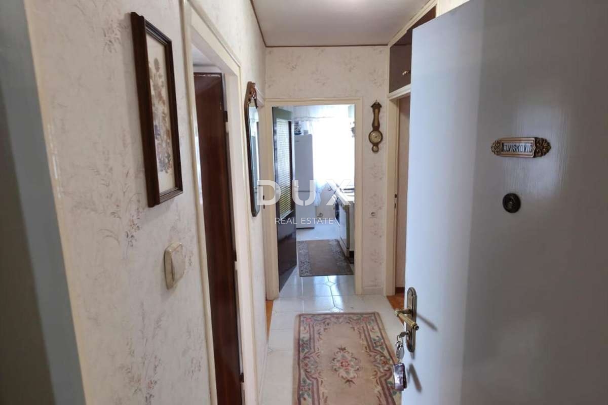 RIJEKA, DONJA VEŽICA – Prenovljeno dvosobno stanovanje s pogledom na morje in balkonom