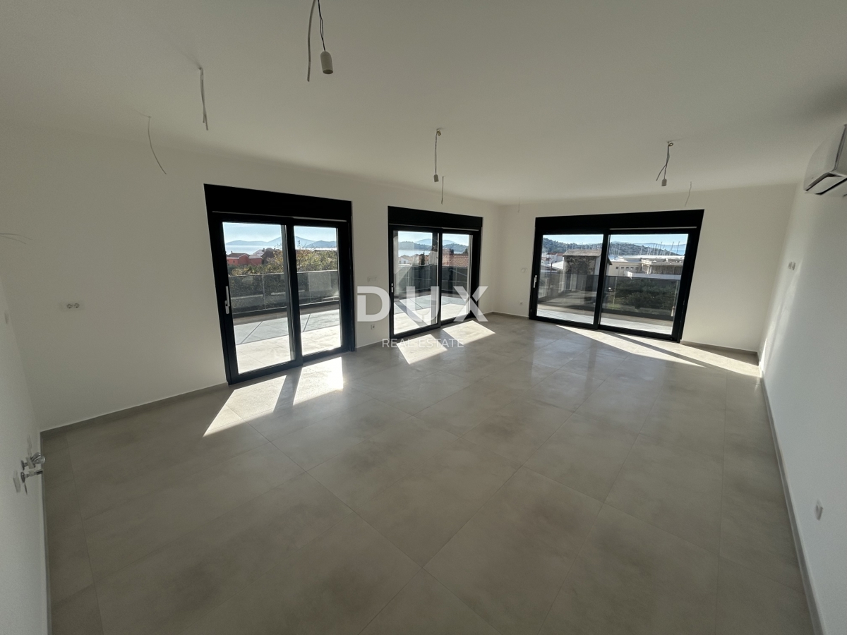 ŠIBENIK, TRIBUNJ – Trisobno stanovanje s čudovitim pogledom na morje! NOVOGRADNJA!