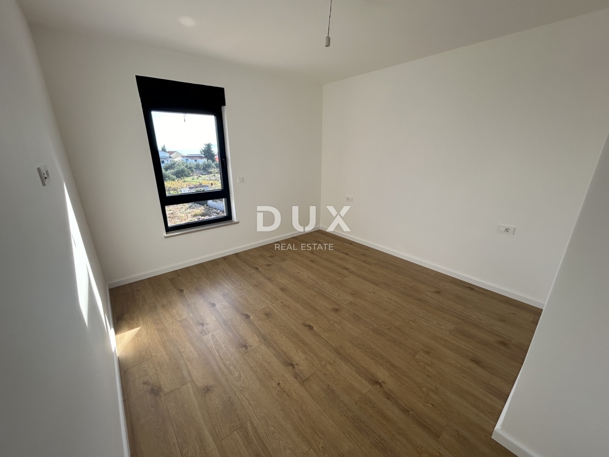 ŠIBENIK, TRIBUNJ – Trisobno stanovanje s čudovitim pogledom na morje! NOVOGRADNJA!