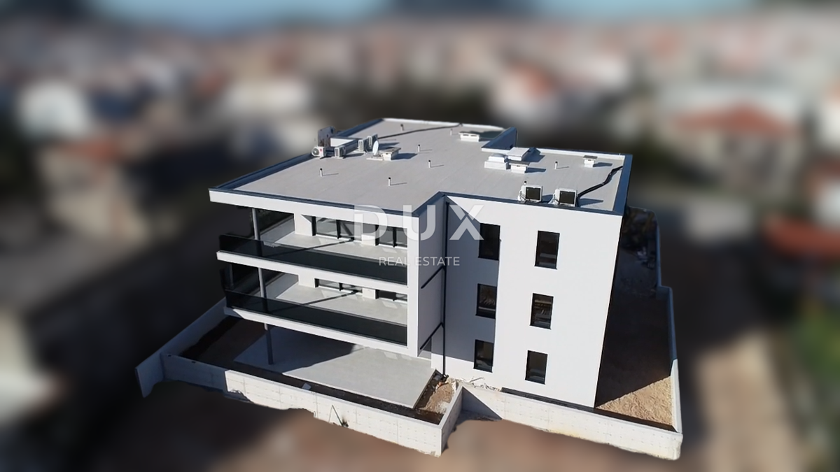 ŠIBENIK, TRIBUNJ – Trisobno stanovanje s čudovitim pogledom na morje! NOVOGRADNJA!