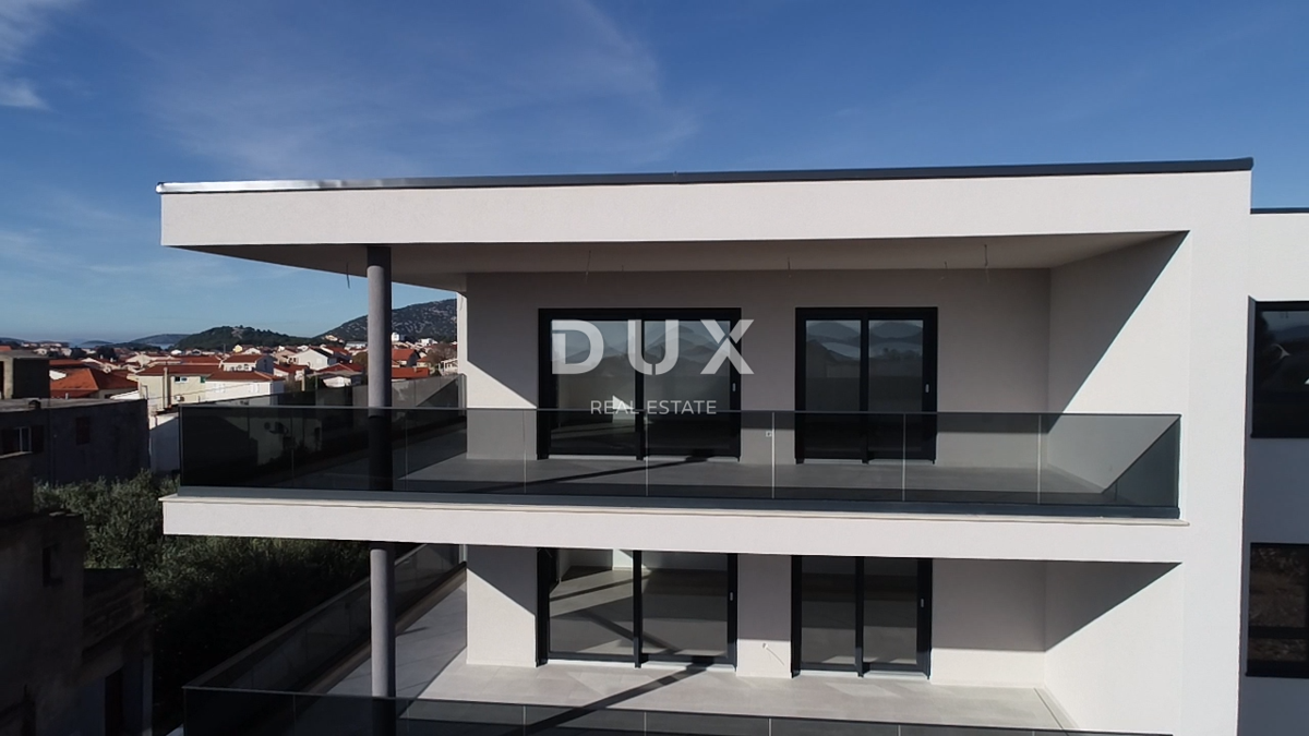 ŠIBENIK, TRIBUNJ – Trisobno stanovanje s čudovitim pogledom na morje! NOVOGRADNJA!