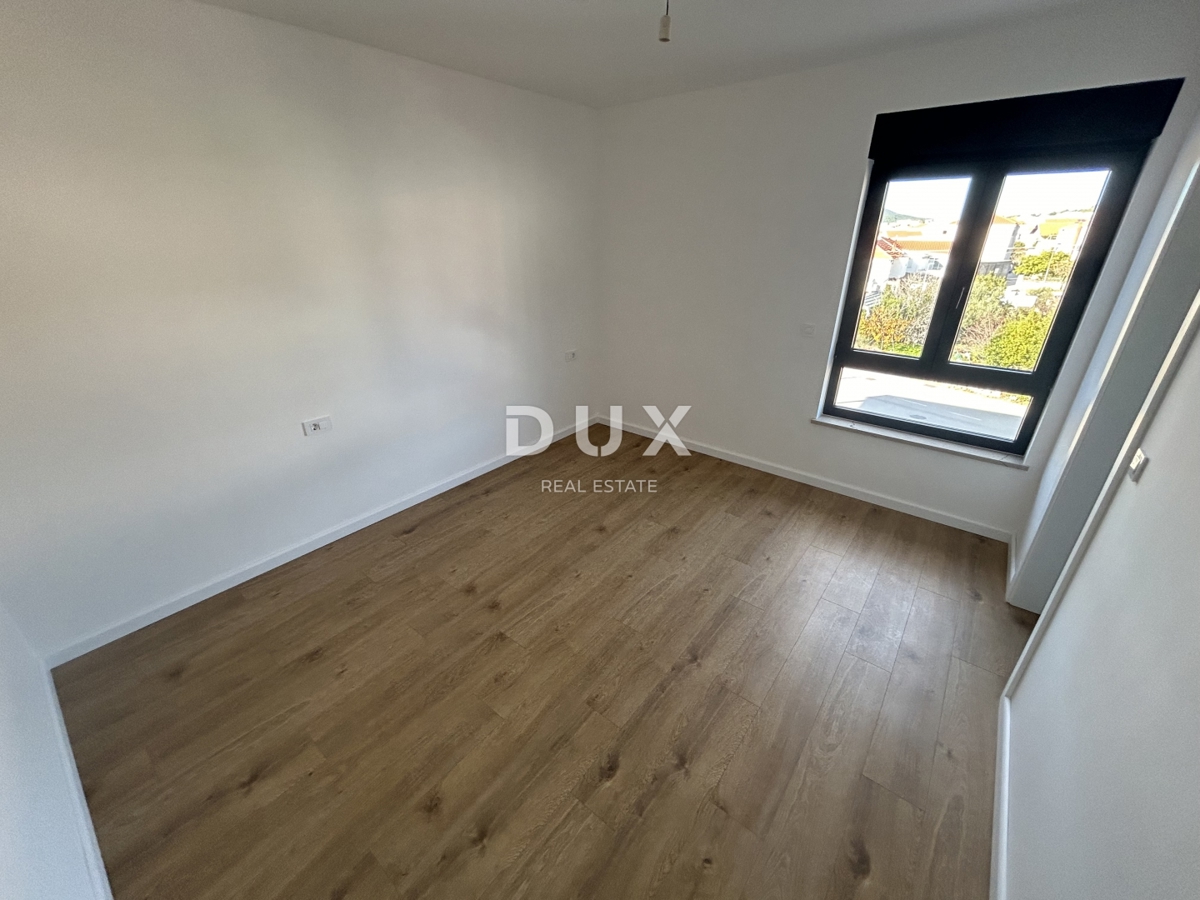 ŠIBENIK, TRIBUNJ – Trisobno stanovanje s čudovitim pogledom na morje! NOVOGRADNJA!