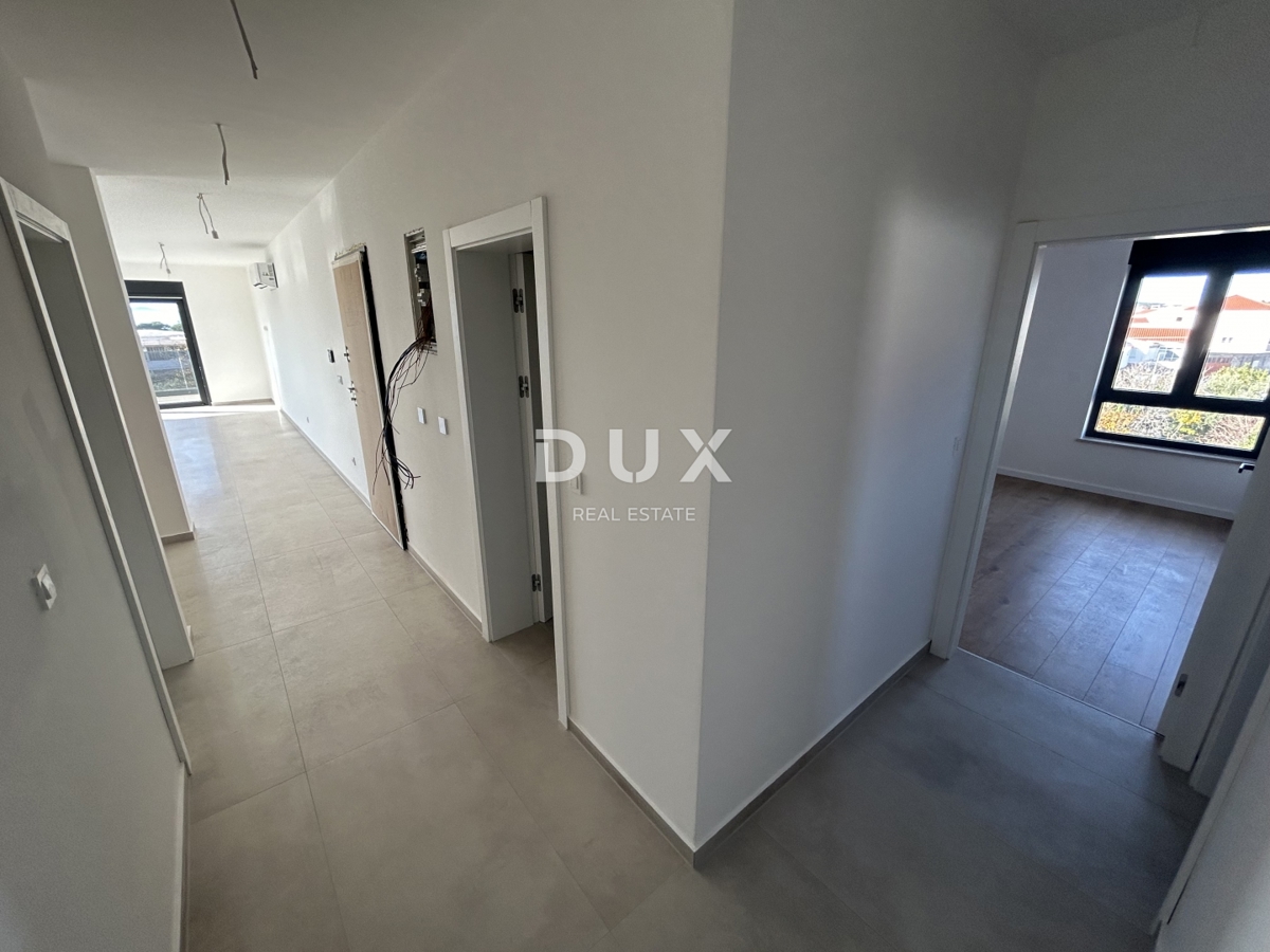 ŠIBENIK, TRIBUNJ – Trisobno stanovanje s čudovitim pogledom na morje! NOVOGRADNJA!