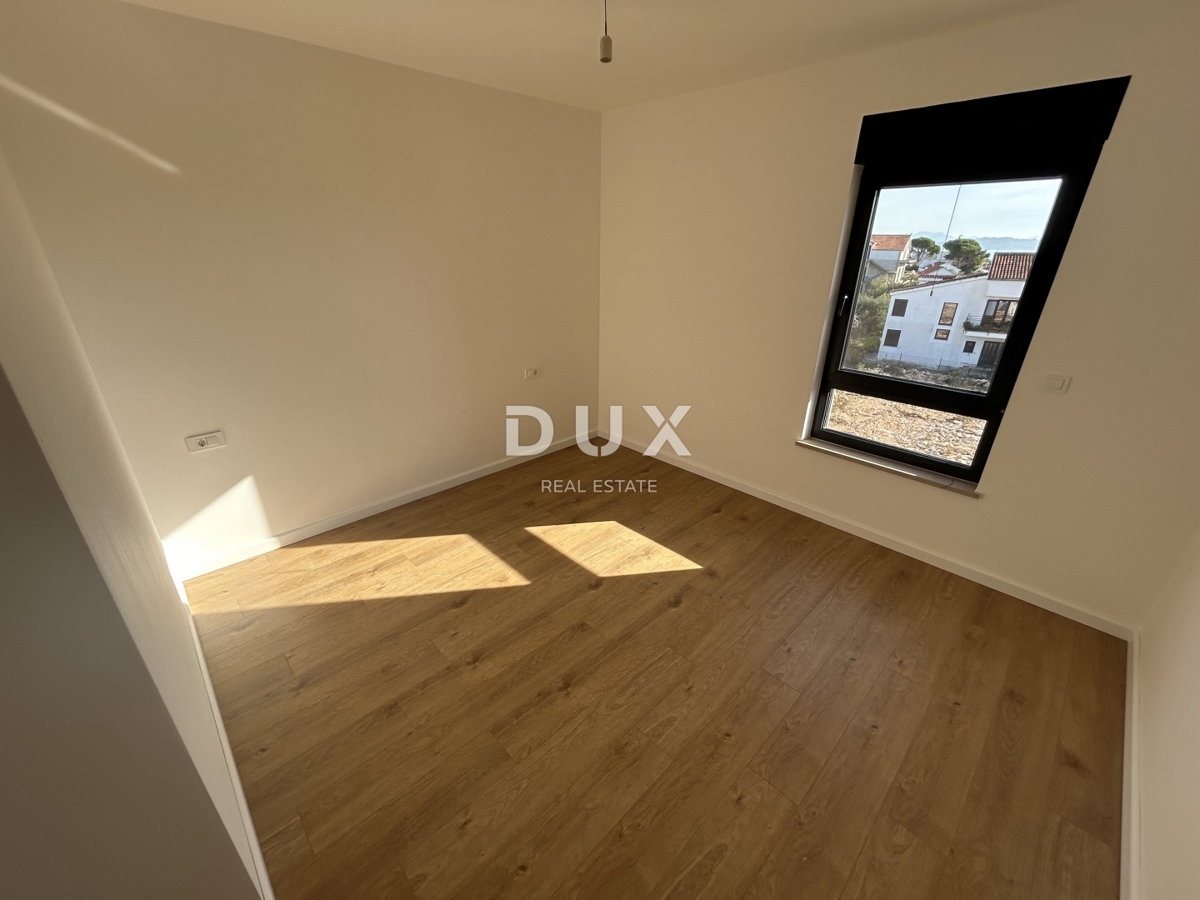 ŠIBENIK, TRIBUNJ – Trisobno stanovanje s čudovitim pogledom na morje! NOVOGRADNJA!