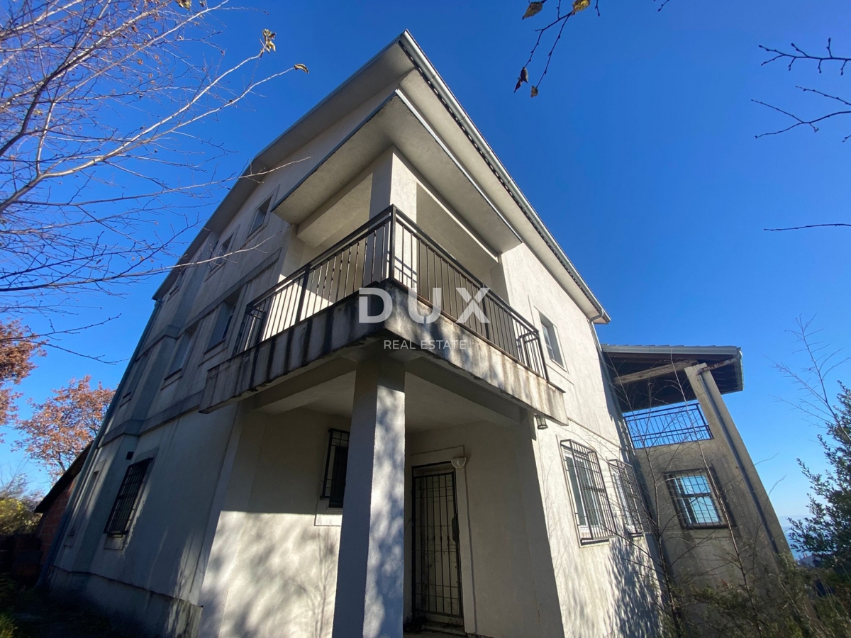 OPATIJA, BREGI - samostojna hiša 400 m2 + vrt 826 m2 + 3 garaže s pogledom na morje! PRILOŽNOST!