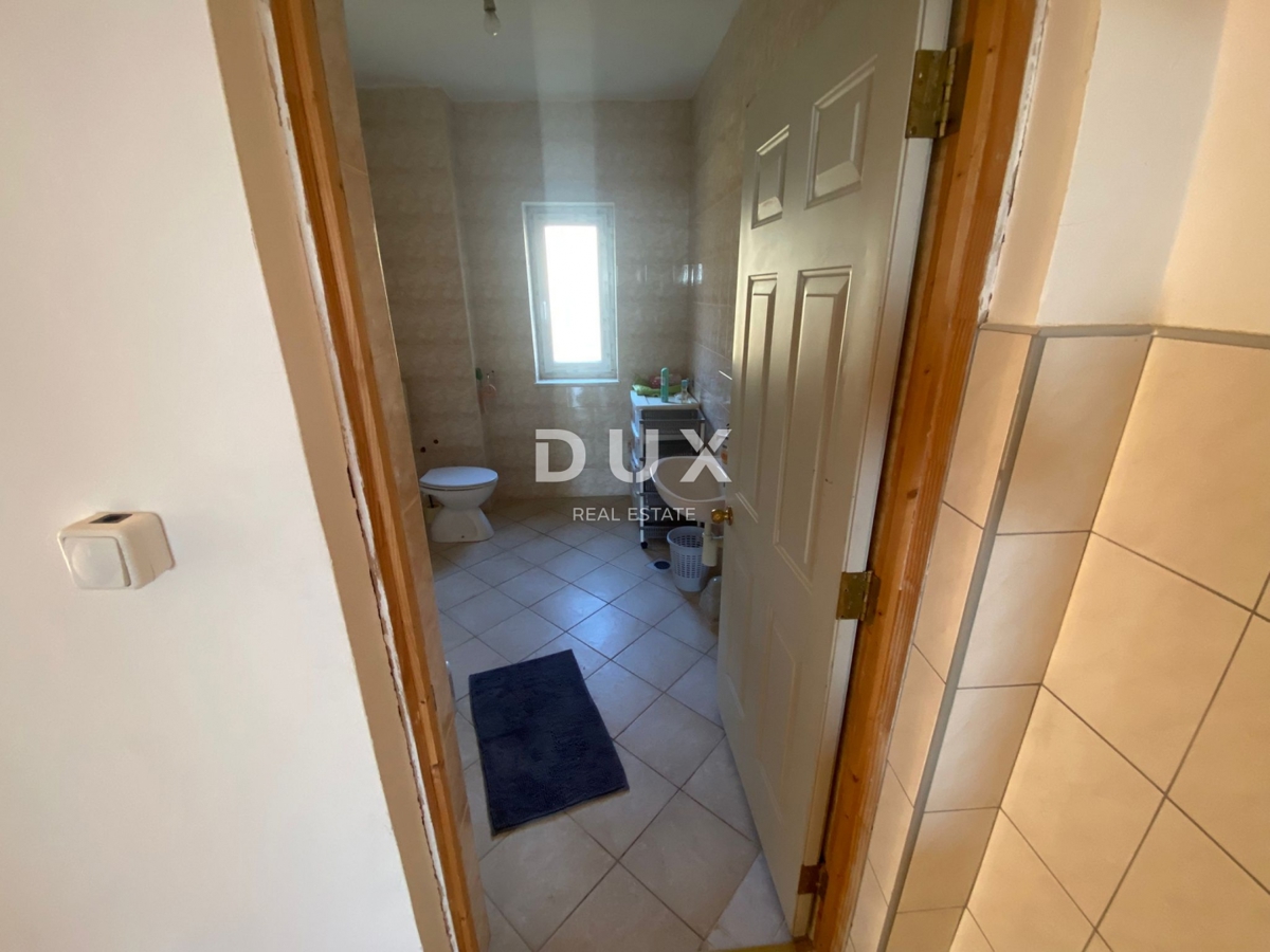 OPATIJA, BREGI - samostojna hiša 400 m2 + vrt 826 m2 + 3 garaže s pogledom na morje! PRILOŽNOST!