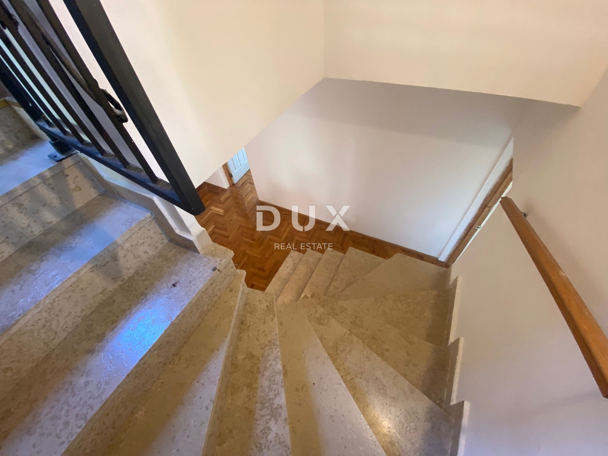 OPATIJA, BREGI - samostojna hiša 400 m2 + vrt 826 m2 + 3 garaže s pogledom na morje! PRILOŽNOST!