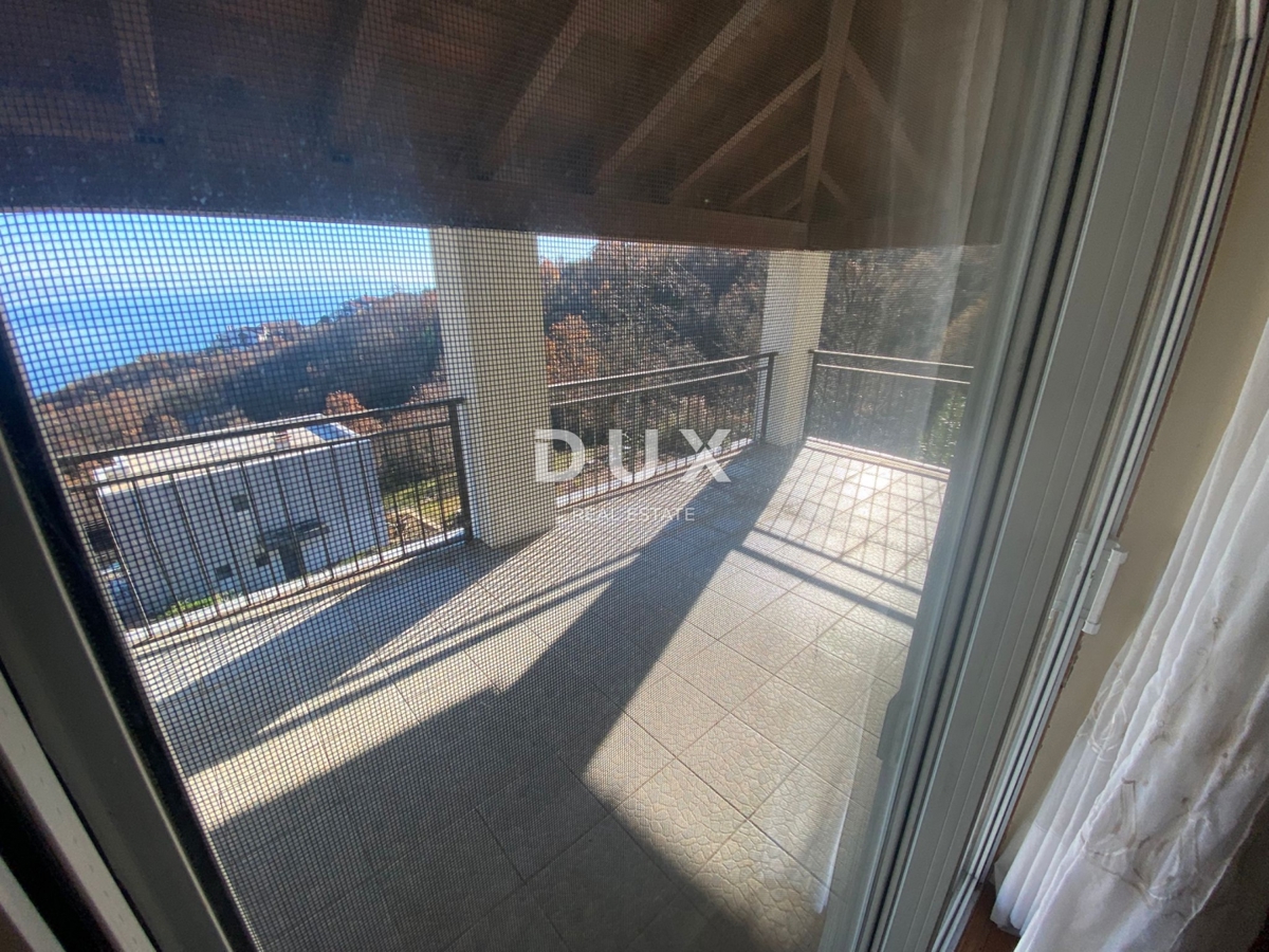 OPATIJA, BREGI - samostojna hiša 400 m2 + vrt 826 m2 + 3 garaže s pogledom na morje! PRILOŽNOST!