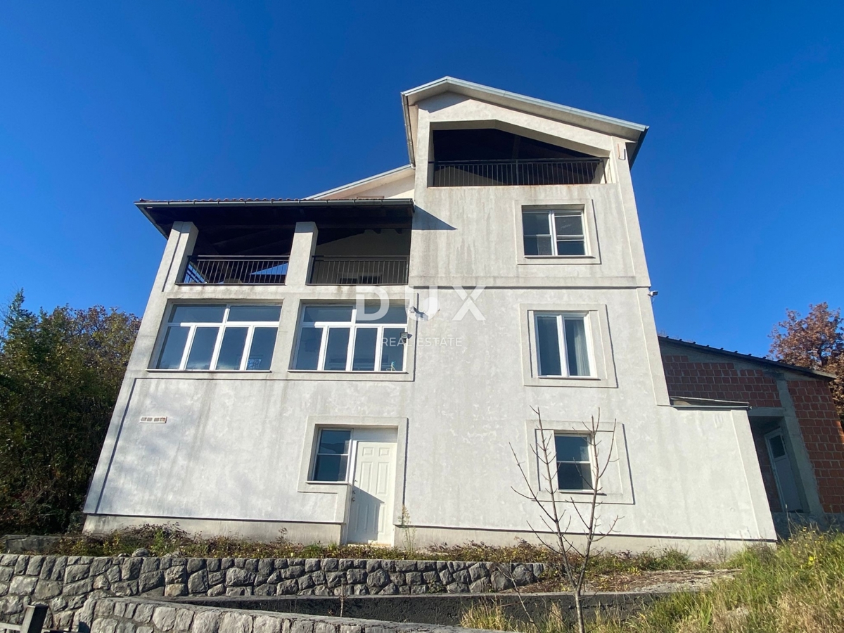 OPATIJA, BREGI - samostojna hiša 400 m2 + vrt 826 m2 + 3 garaže s pogledom na morje! PRILOŽNOST!