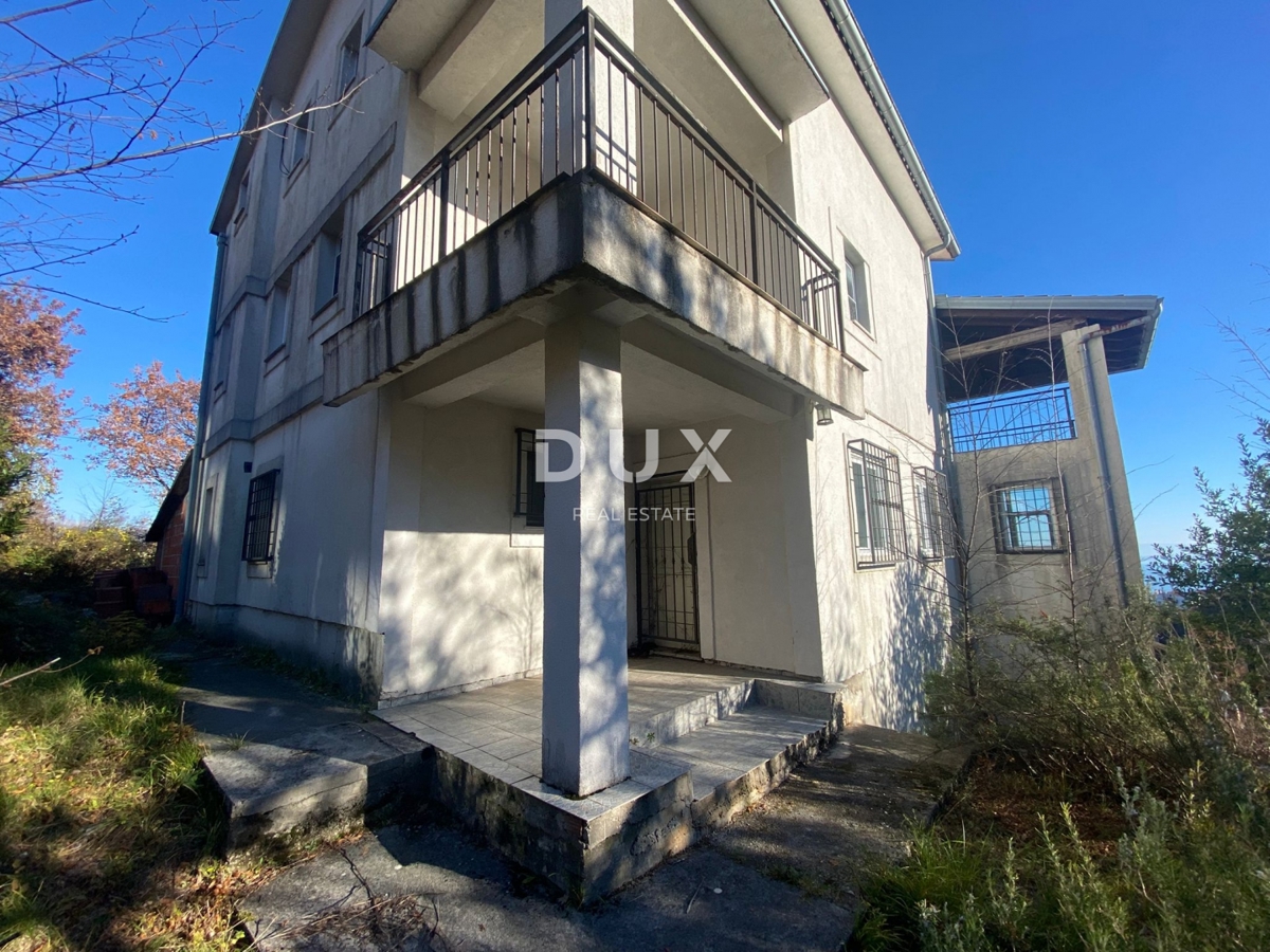 OPATIJA, BREGI - samostojna hiša 400 m2 + vrt 826 m2 + 3 garaže s pogledom na morje! PRILOŽNOST!