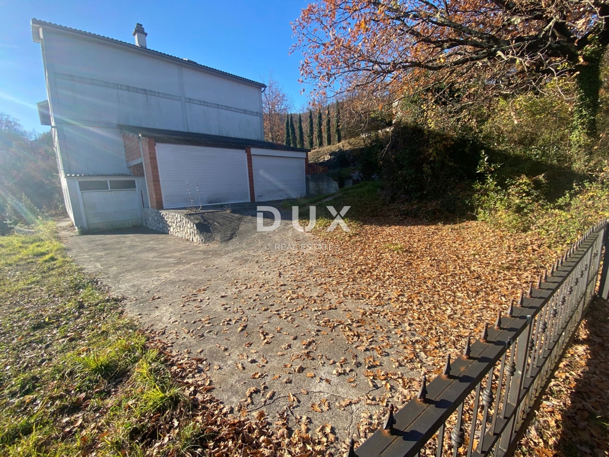 OPATIJA, BREGI - samostojna hiša 400 m2 + vrt 826 m2 + 3 garaže s pogledom na morje! PRILOŽNOST!