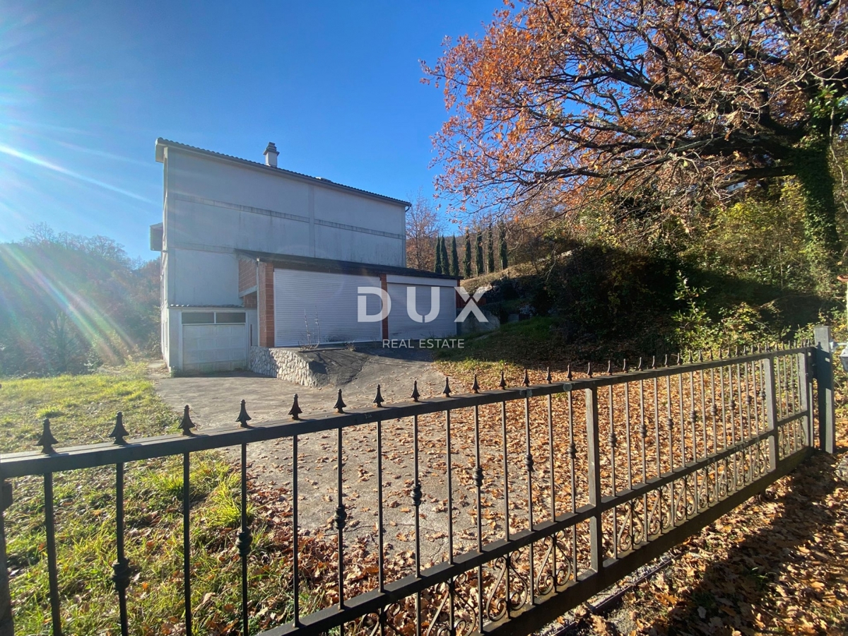 OPATIJA, BREGI - samostojna hiša 400 m2 + vrt 826 m2 + 3 garaže s pogledom na morje! PRILOŽNOST!