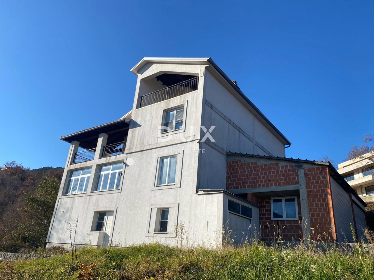 OPATIJA, BREGI - samostojna hiša 400 m2 + vrt 826 m2 + 3 garaže s pogledom na morje! PRILOŽNOST!