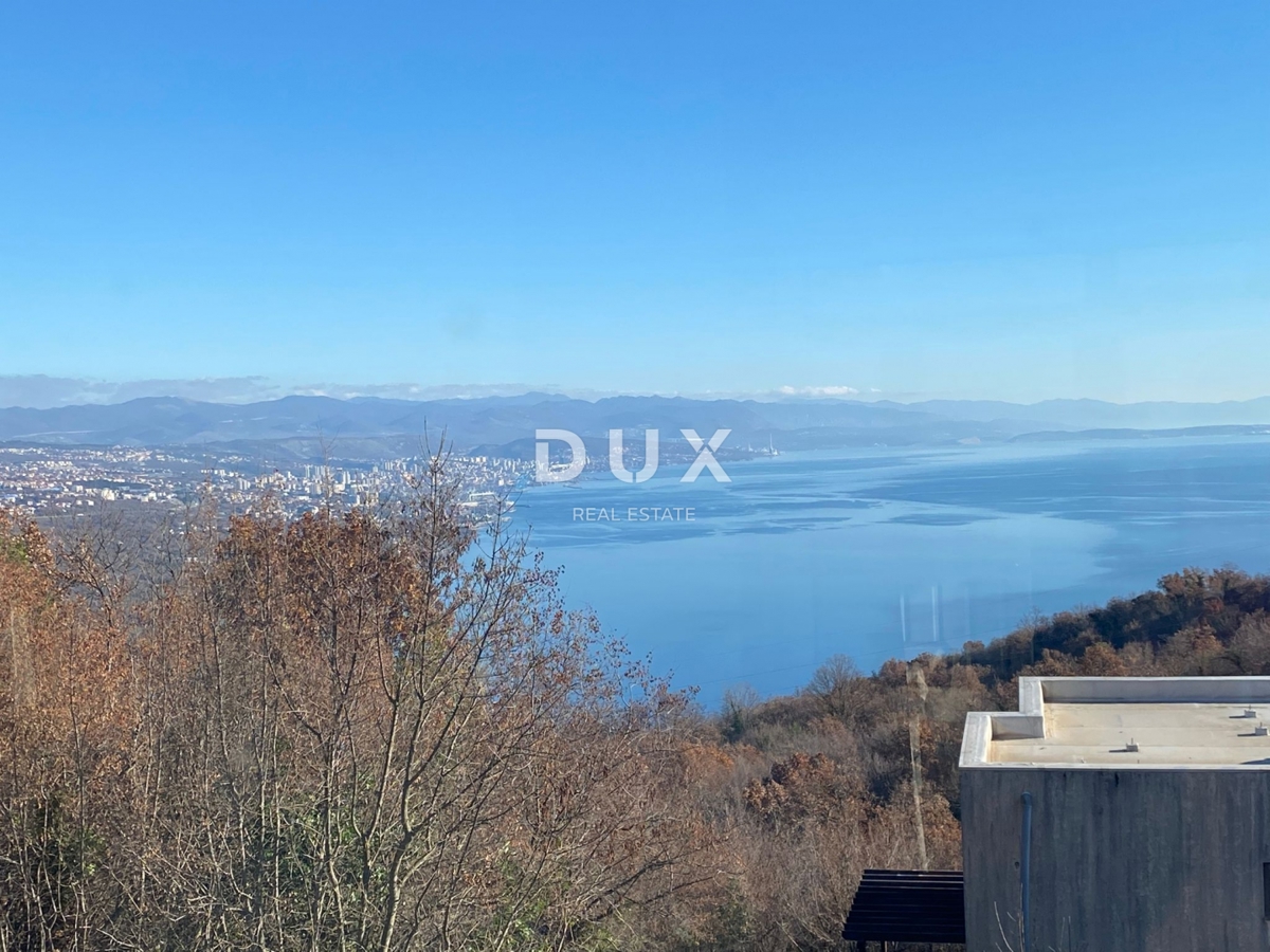 OPATIJA, BREGI - samostojna hiša 400 m2 + vrt 826 m2 + 3 garaže s pogledom na morje! PRILOŽNOST!