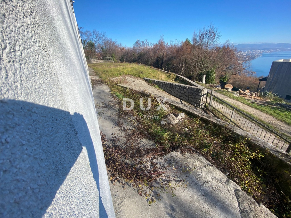 OPATIJA, BREGI - samostojna hiša 400 m2 + vrt 826 m2 + 3 garaže s pogledom na morje! PRILOŽNOST!