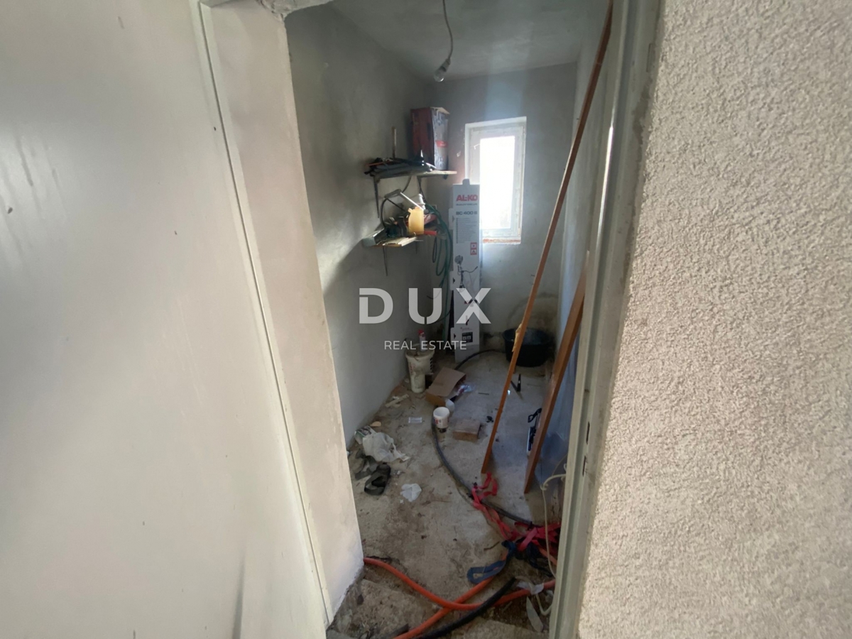 OPATIJA, BREGI - samostojna hiša 400 m2 + vrt 826 m2 + 3 garaže s pogledom na morje! PRILOŽNOST!