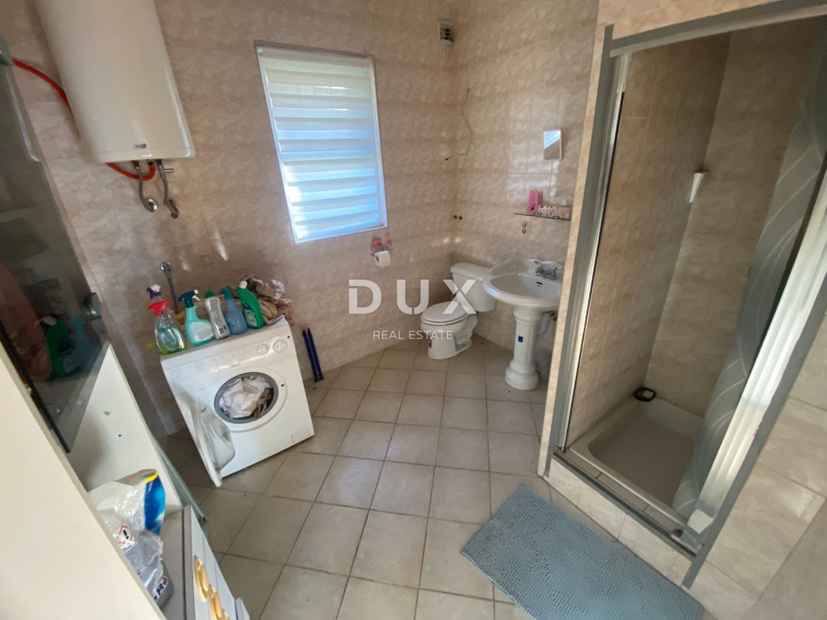 OPATIJA, BREGI - samostojna hiša 400 m2 + vrt 826 m2 + 3 garaže s pogledom na morje! PRILOŽNOST!