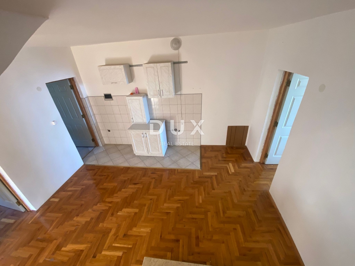 OPATIJA, BREGI - samostojna hiša 400 m2 + vrt 826 m2 + 3 garaže s pogledom na morje! PRILOŽNOST!