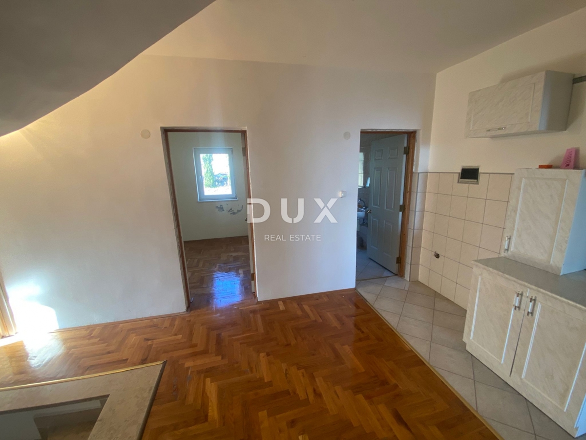 OPATIJA, BREGI - samostojna hiša 400 m2 + vrt 826 m2 + 3 garaže s pogledom na morje! PRILOŽNOST!