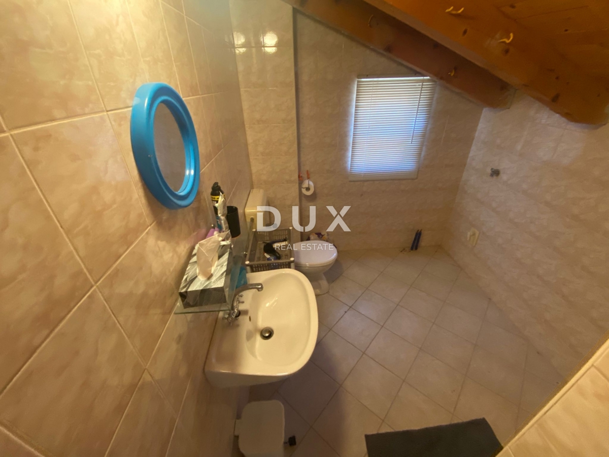 OPATIJA, BREGI - samostojna hiša 400 m2 + vrt 826 m2 + 3 garaže s pogledom na morje! PRILOŽNOST!