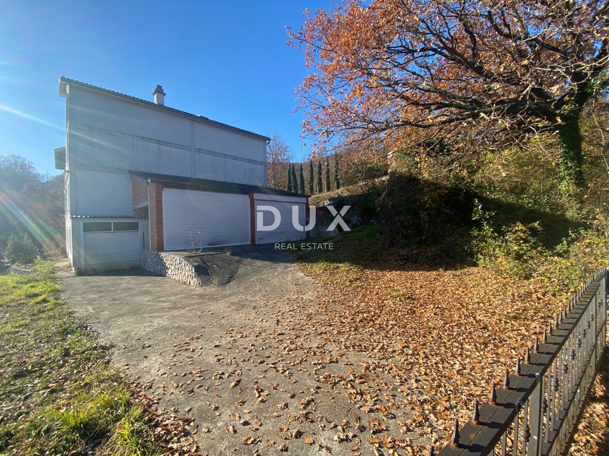 OPATIJA, BREGI - samostojna hiša 400 m2 + vrt 826 m2 + 3 garaže s pogledom na morje! PRILOŽNOST!