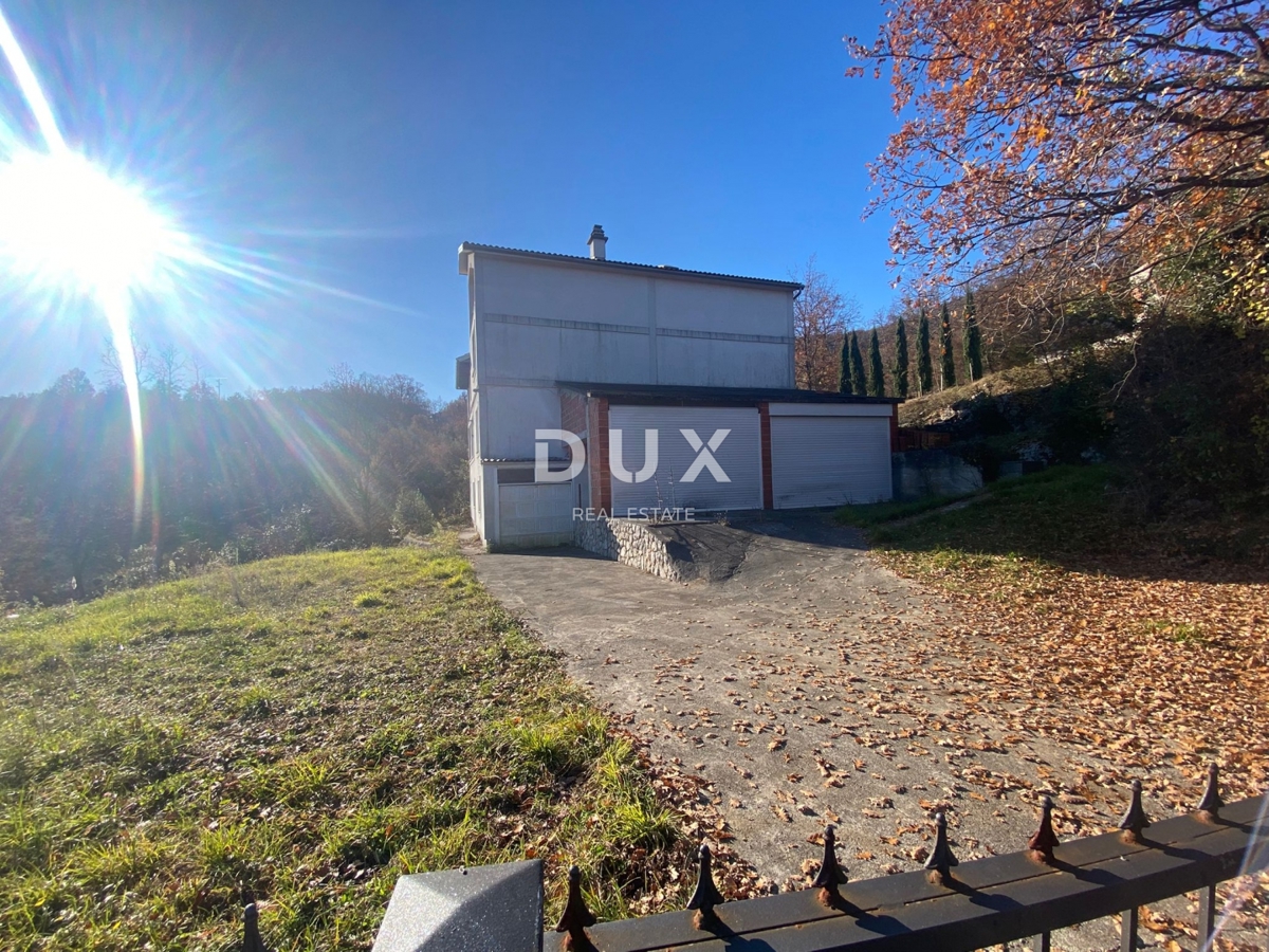 OPATIJA, BREGI - samostojna hiša 400 m2 + vrt 826 m2 + 3 garaže s pogledom na morje! PRILOŽNOST!