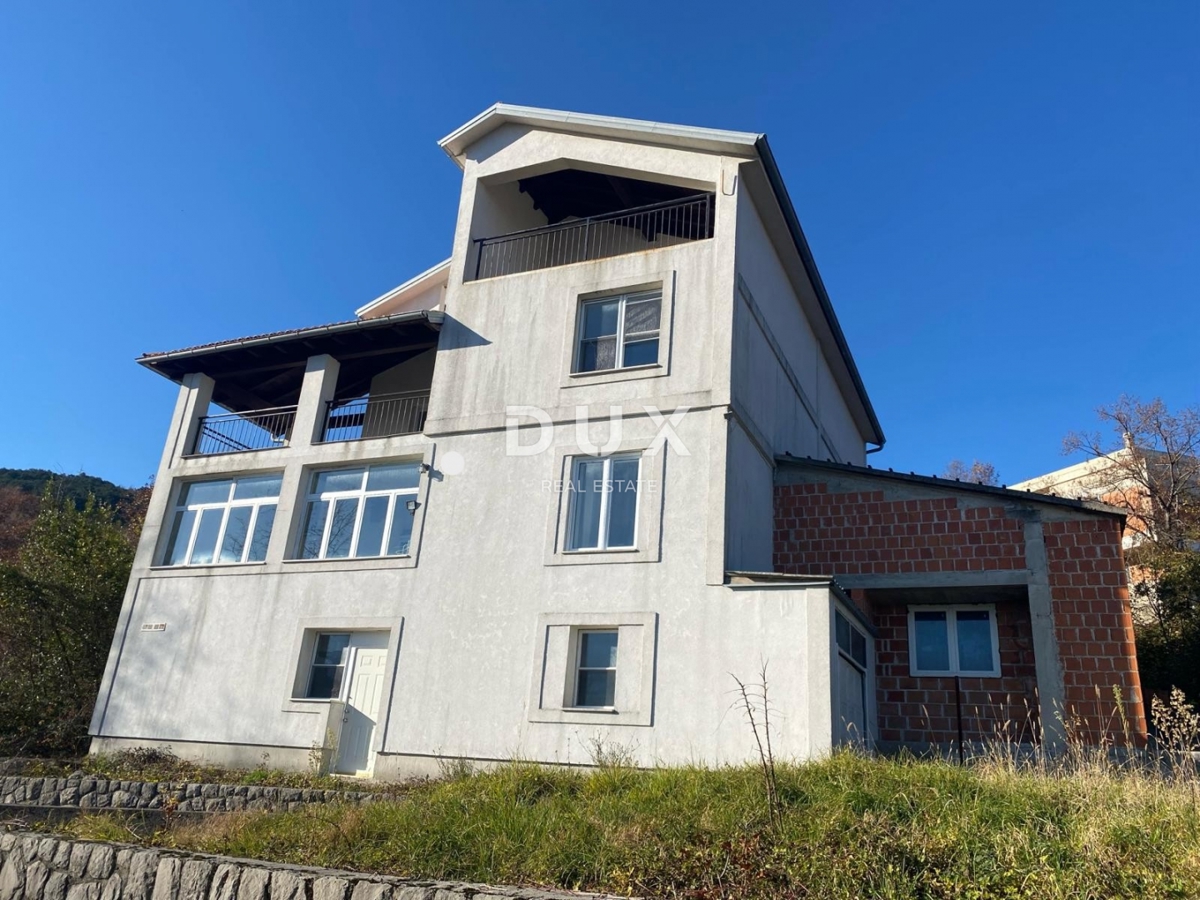 OPATIJA, BREGI - samostojna hiša 400 m2 + vrt 826 m2 + 3 garaže s pogledom na morje! PRILOŽNOST!