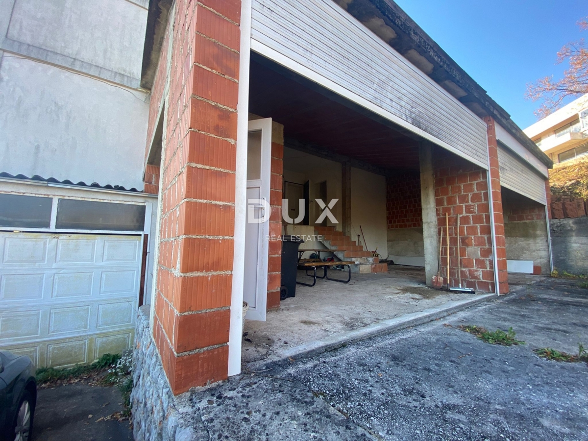 OPATIJA, BREGI - samostojna hiša 400 m2 + vrt 826 m2 + 3 garaže s pogledom na morje! PRILOŽNOST!