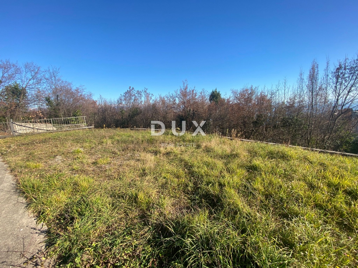 OPATIJA, BREGI - samostojna hiša 400 m2 + vrt 826 m2 + 3 garaže s pogledom na morje! PRILOŽNOST!