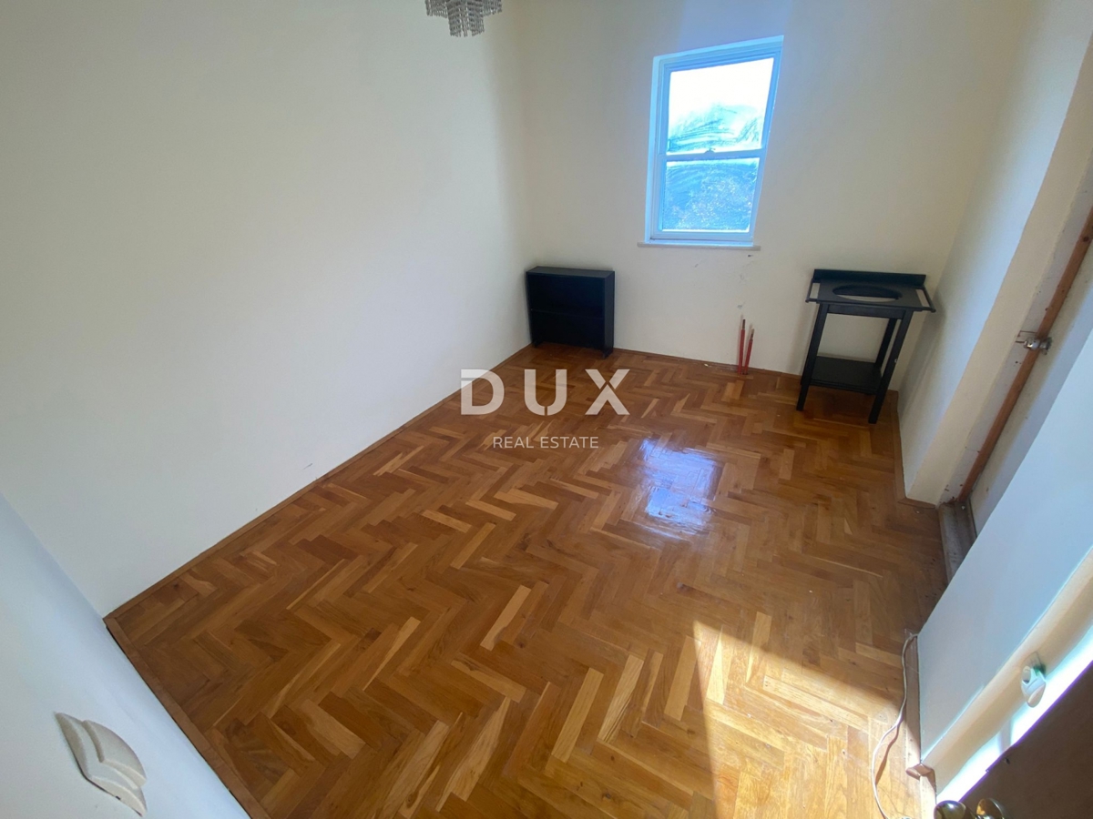 OPATIJA, BREGI - samostojna hiša 400 m2 + vrt 826 m2 + 3 garaže s pogledom na morje! PRILOŽNOST!