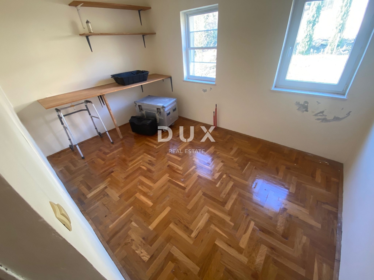 OPATIJA, BREGI - samostojna hiša 400 m2 + vrt 826 m2 + 3 garaže s pogledom na morje! PRILOŽNOST!