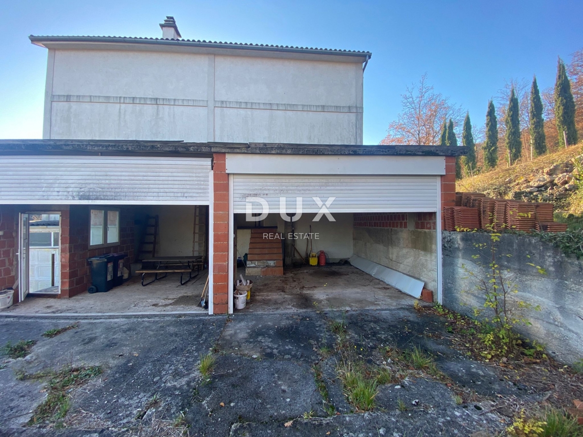 OPATIJA, BREGI - samostojna hiša 400 m2 + vrt 826 m2 + 3 garaže s pogledom na morje! PRILOŽNOST!