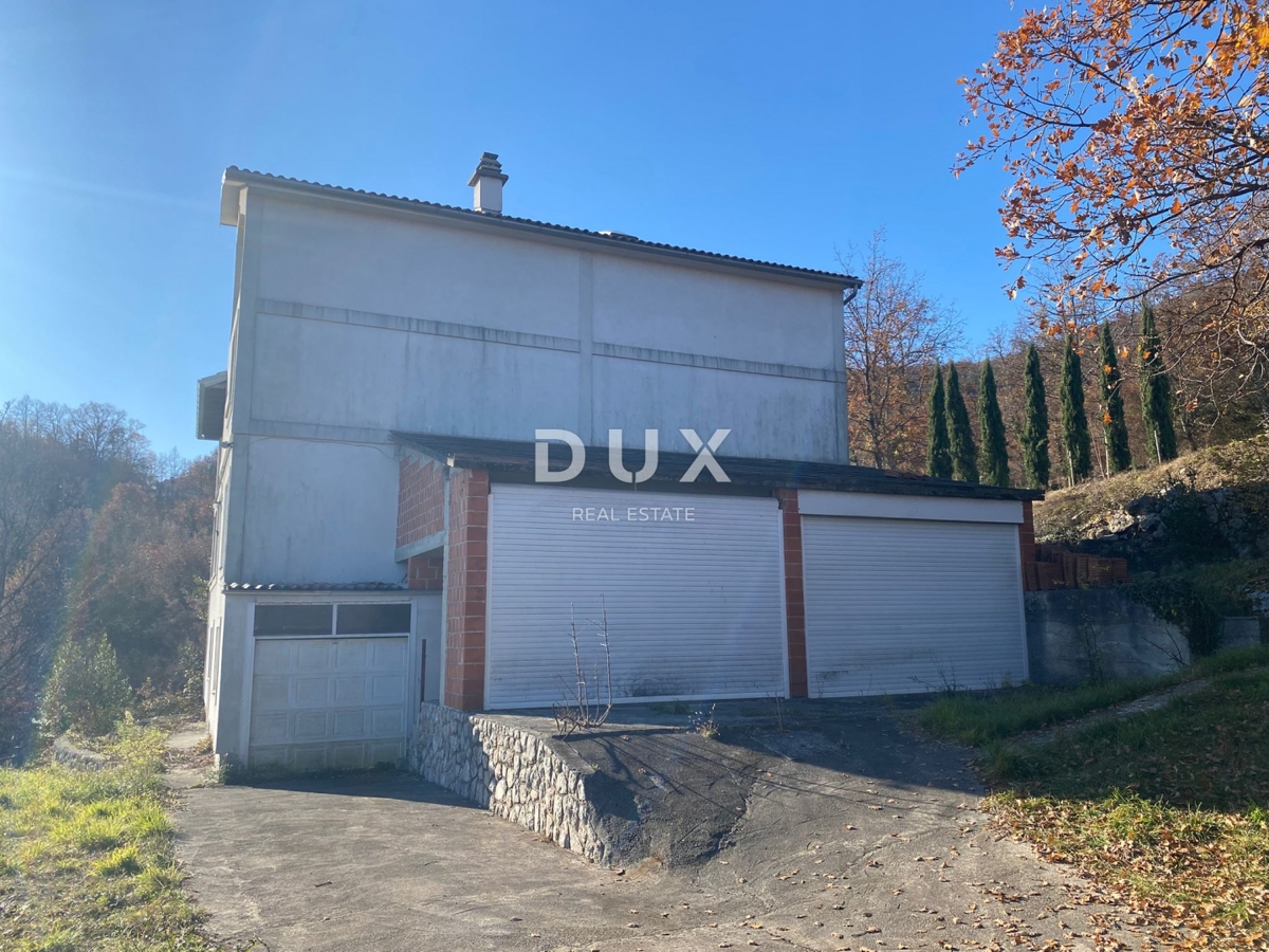 OPATIJA, BREGI - samostojna hiša 400 m2 + vrt 826 m2 + 3 garaže s pogledom na morje! PRILOŽNOST!