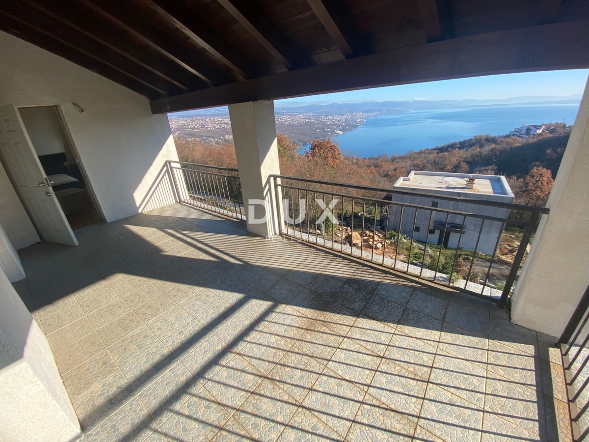 OPATIJA, BREGI - samostojna hiša 400 m2 + vrt 826 m2 + 3 garaže s pogledom na morje! PRILOŽNOST!