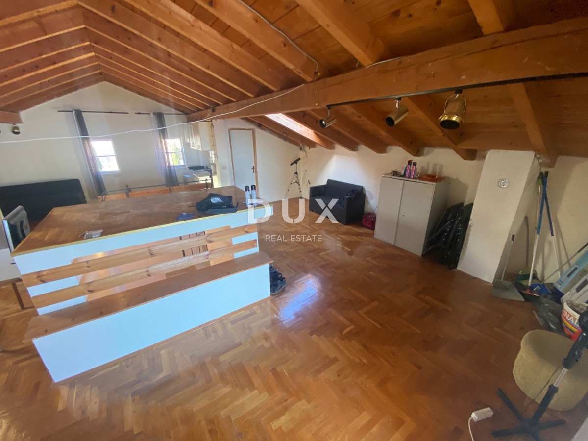 OPATIJA, BREGI - samostojna hiša 400 m2 + vrt 826 m2 + 3 garaže s pogledom na morje! PRILOŽNOST!