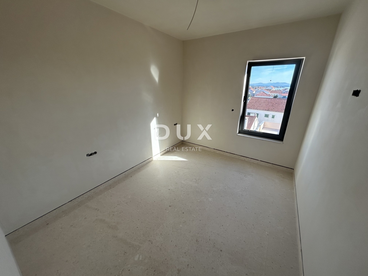 ŠIBENIK, VODICE - Luksuzni penthouse z dvigalom in pogledom na morje!