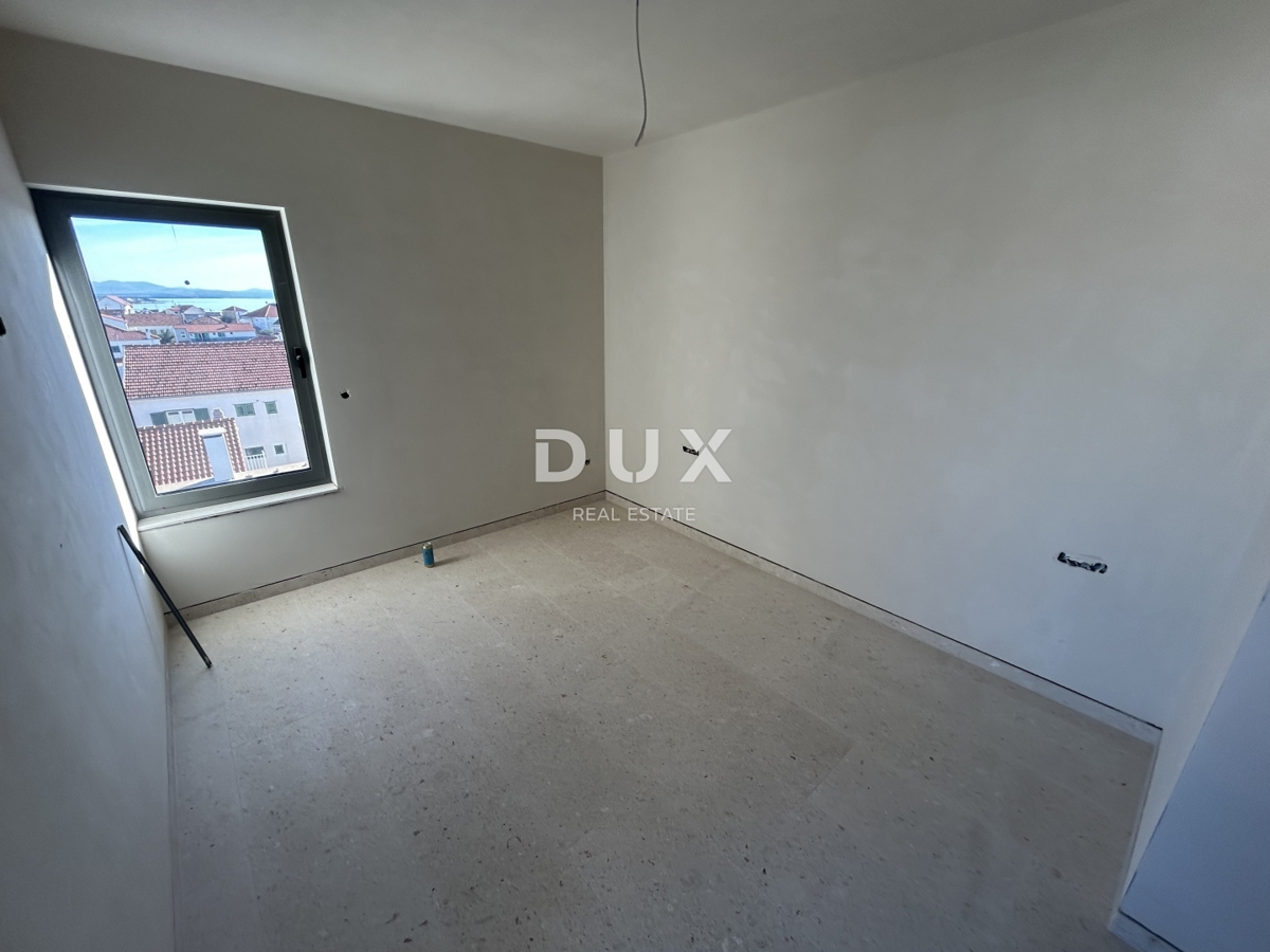 ŠIBENIK, VODICE - Luksuzni penthouse z dvigalom in pogledom na morje!