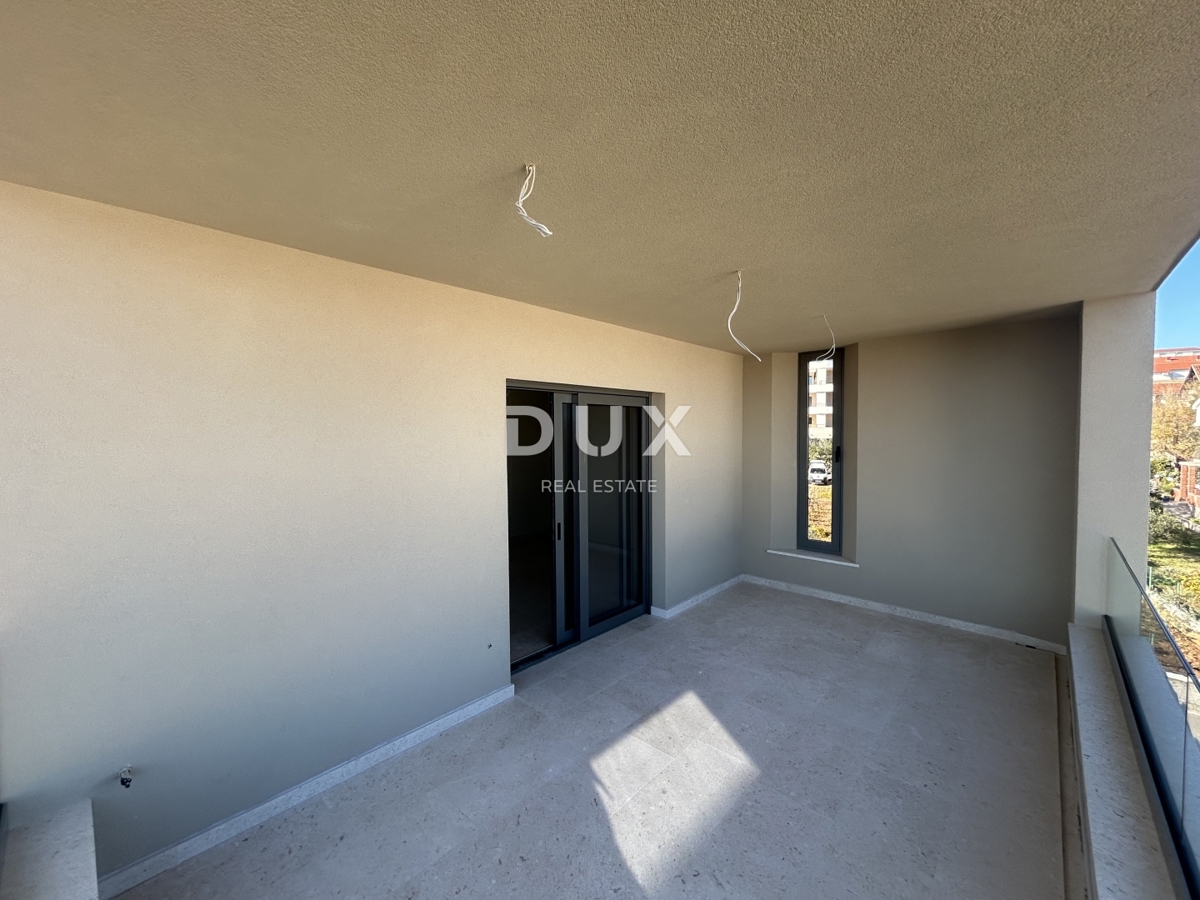 ŠIBENIK, VODICE - Luksuzni penthouse z dvigalom in pogledom na morje!