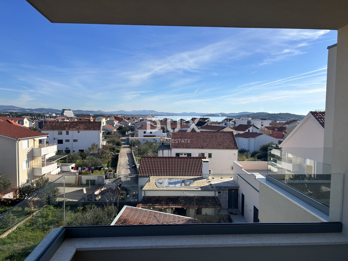 ŠIBENIK, VODICE - Luksuzni penthouse z dvigalom in pogledom na morje!