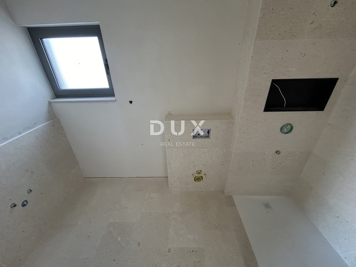 ŠIBENIK, VODICE - Luksuzni penthouse z dvigalom in pogledom na morje!