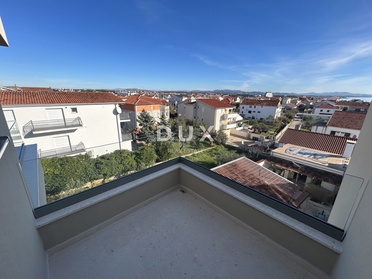 ŠIBENIK, VODICE - Luksuzni penthouse z dvigalom in pogledom na morje!
